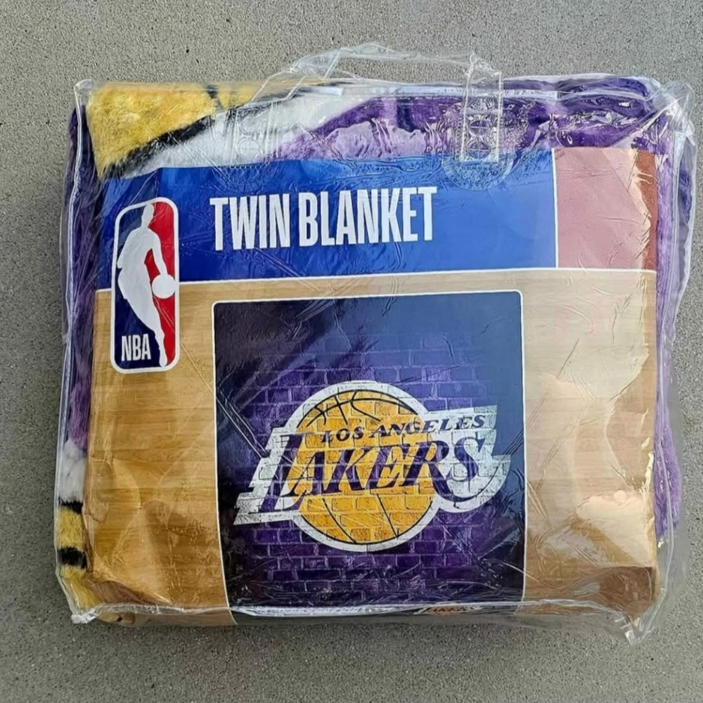 NBA LOS ANGELES LAKERS TWIN SIZE BLANKET
